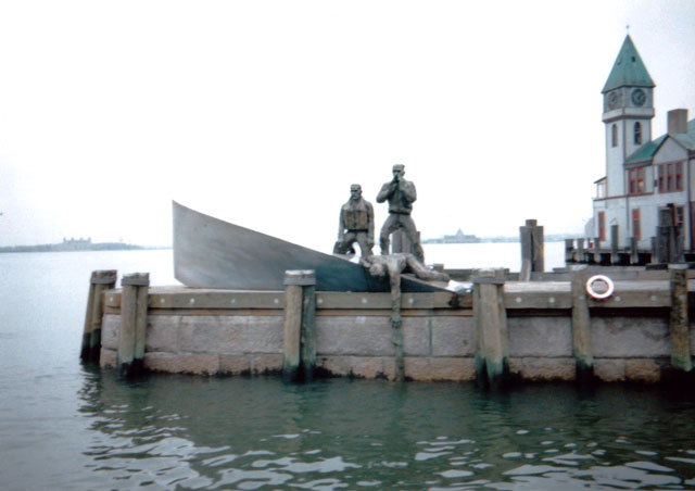 写真2（American Merchant Mariners' Memorial）